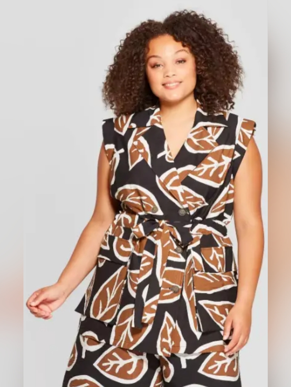 NWOT Who What Wear Woodcut Leaf print Sleeveless Coat. Size L